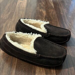 UGG Men’s Dark Brown Suede Ascot Slippers - Unworn